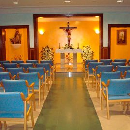 Residencia Nuestra Señora del Rosario interior de templo